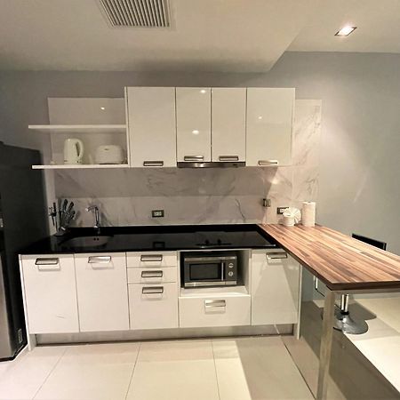 Private Apartment At Emerald Terrace Patong Esterno foto