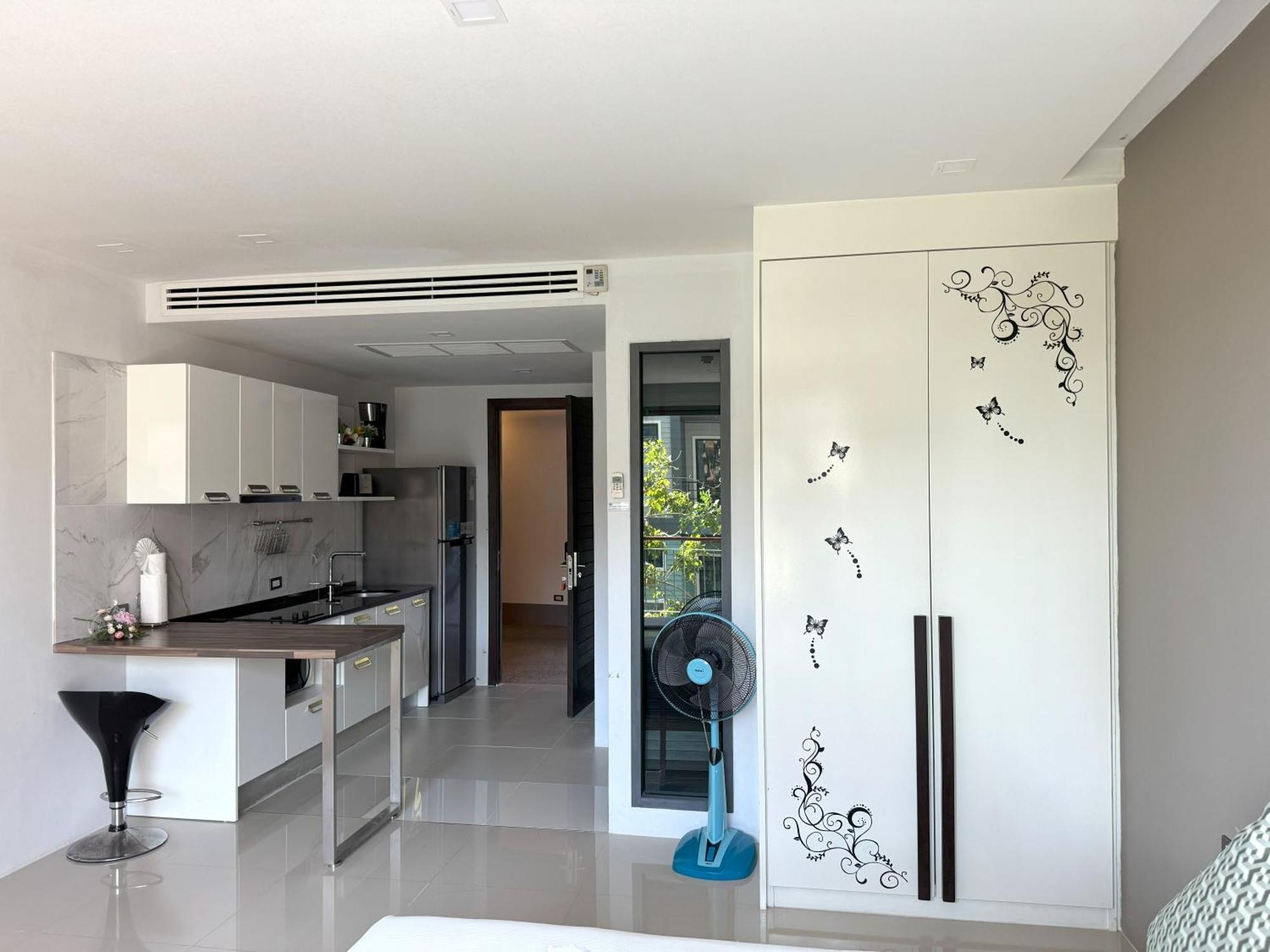 Private Apartment At Emerald Terrace Patong Esterno foto
