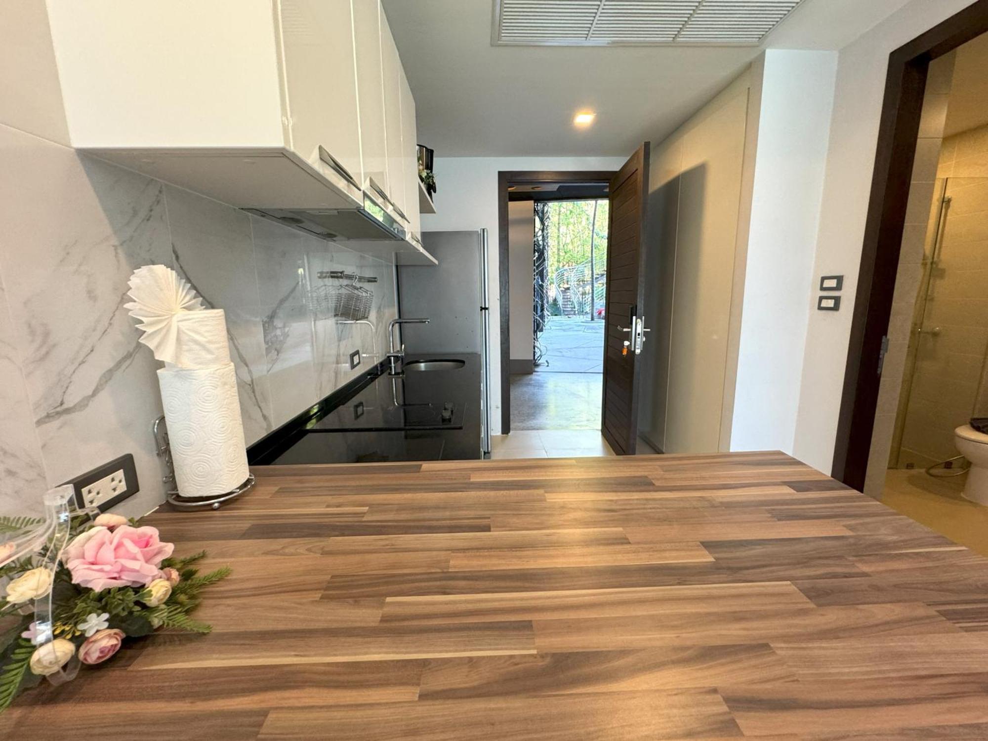 Private Apartment At Emerald Terrace Patong Esterno foto