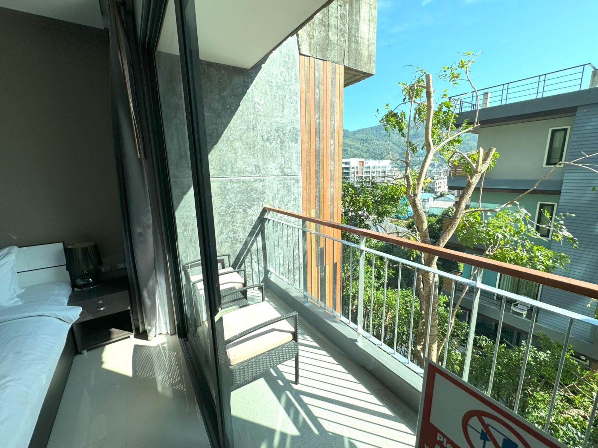 Private Apartment At Emerald Terrace Patong Esterno foto