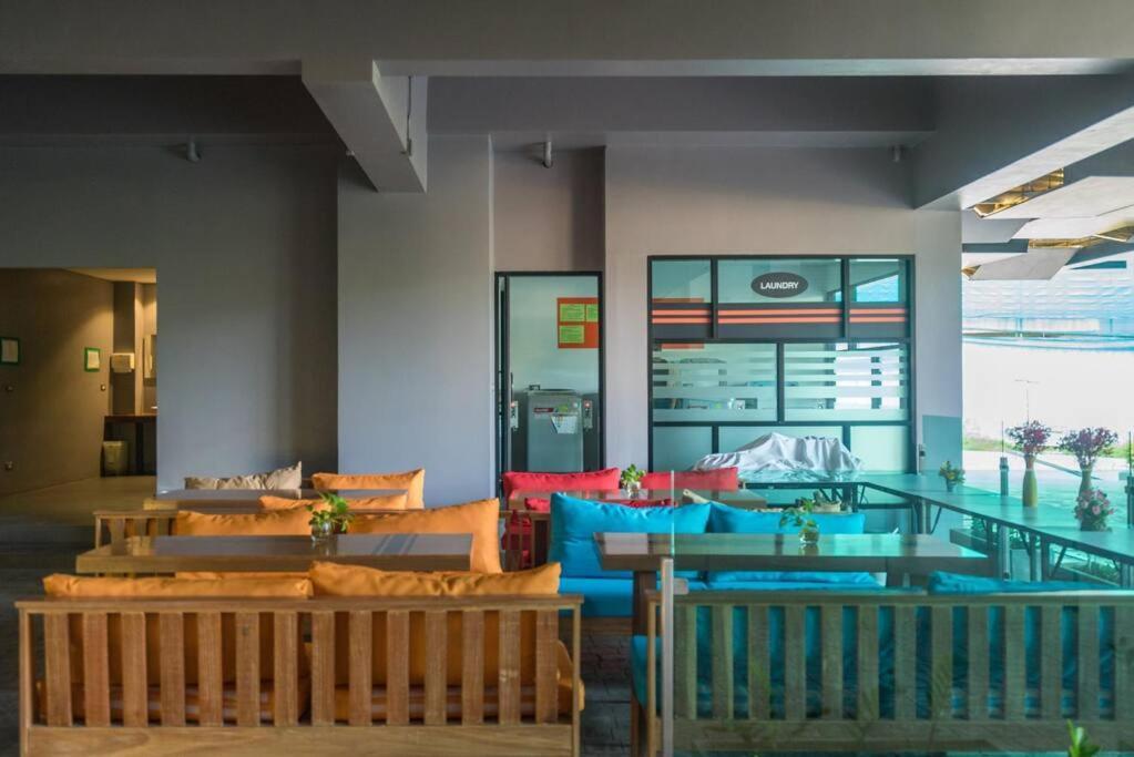 Private Apartment At Emerald Terrace Patong Esterno foto