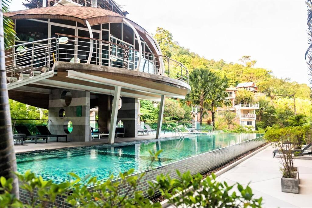 Private Apartment At Emerald Terrace Patong Esterno foto
