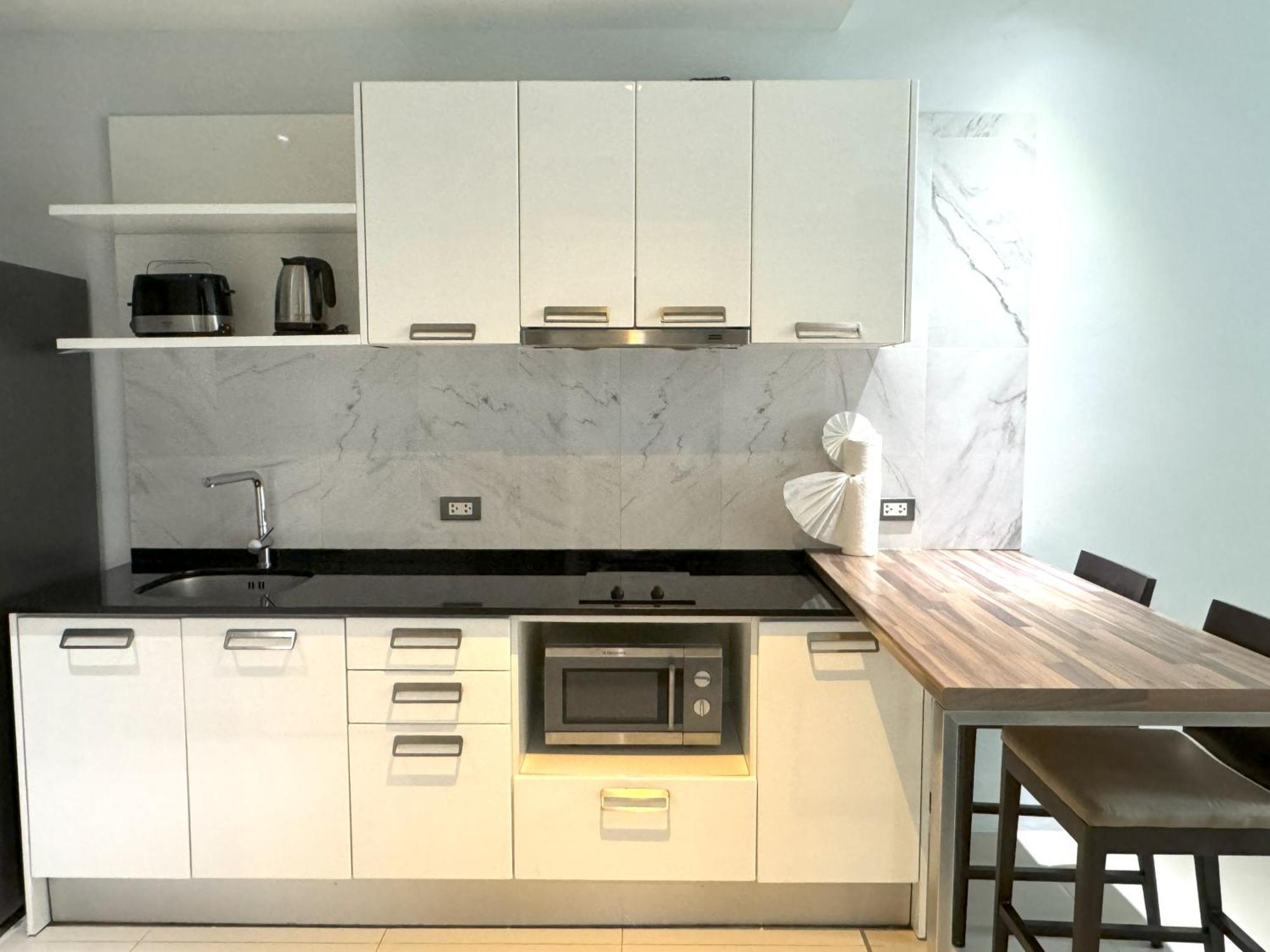 Private Apartment At Emerald Terrace Patong Esterno foto