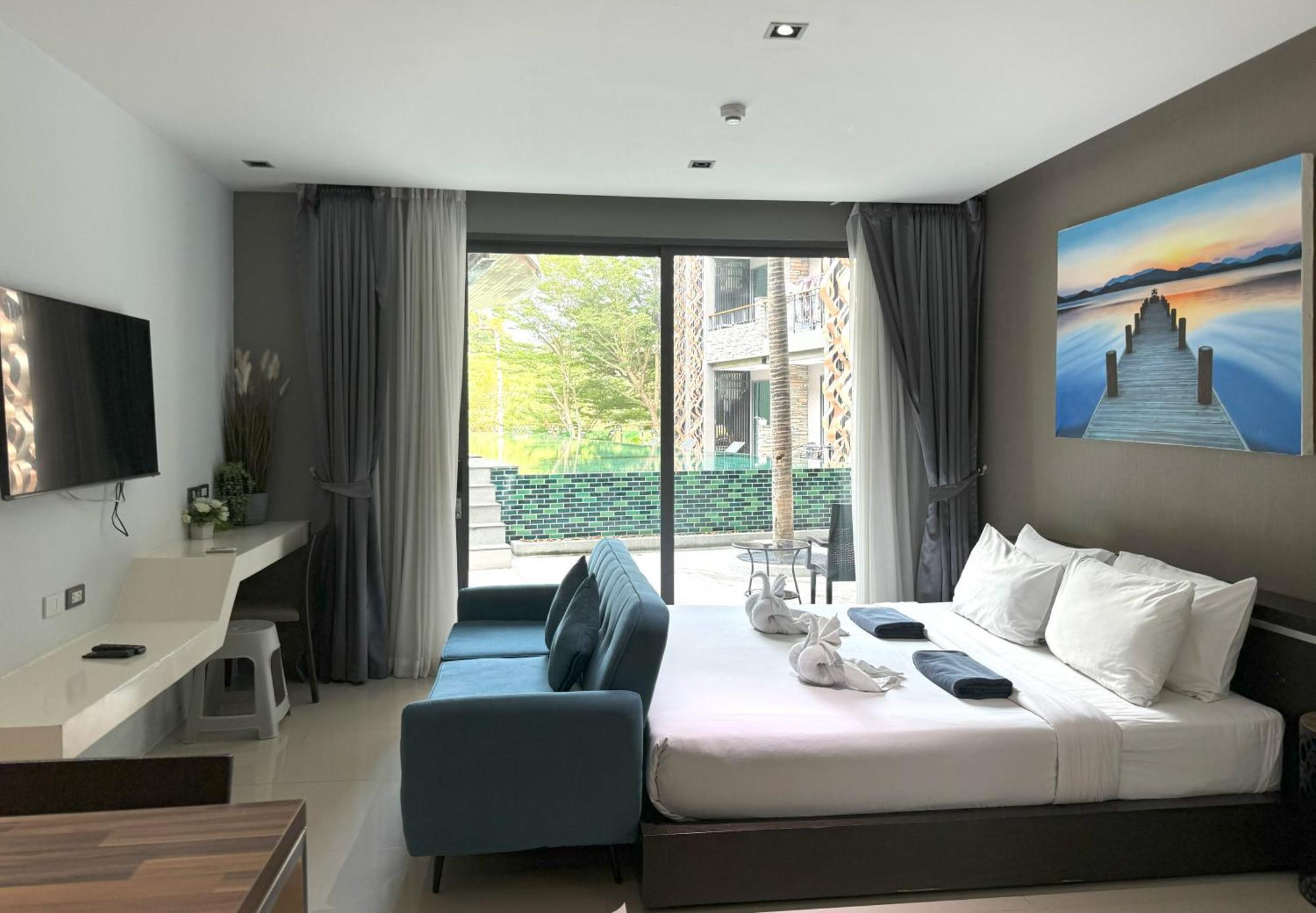 Private Apartment At Emerald Terrace Patong Esterno foto