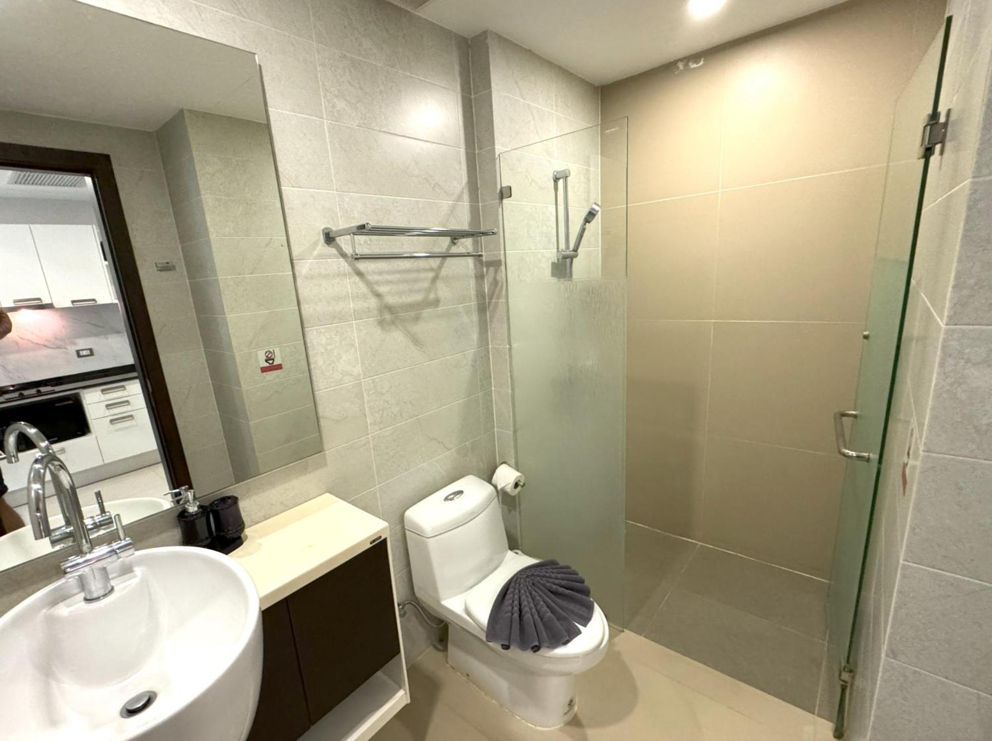 Private Apartment At Emerald Terrace Patong Esterno foto