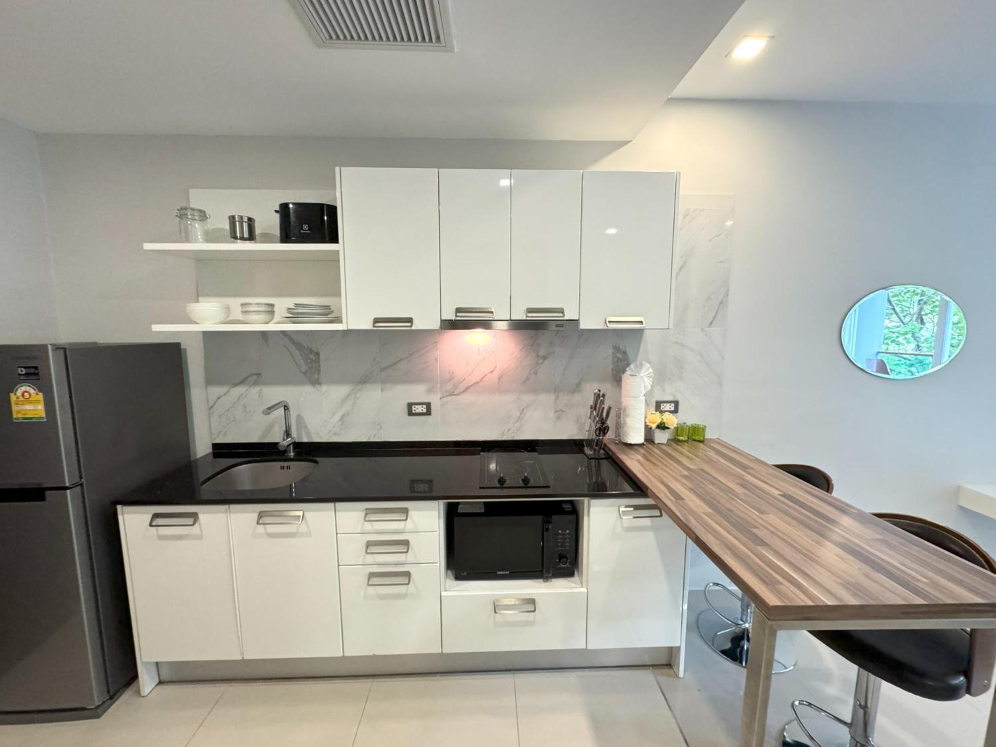 Private Apartment At Emerald Terrace Patong Esterno foto