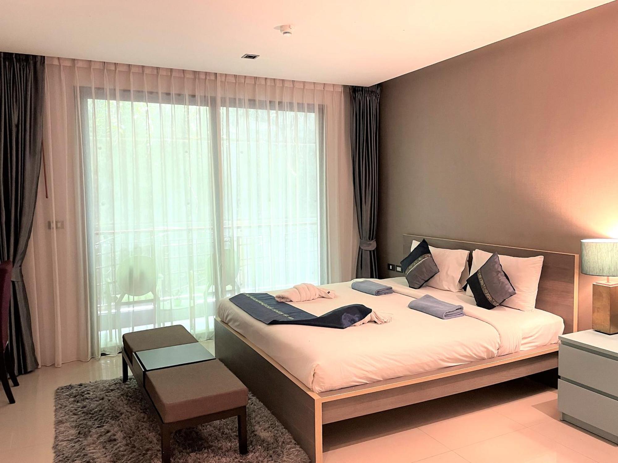Private Apartment At Emerald Terrace Patong Esterno foto