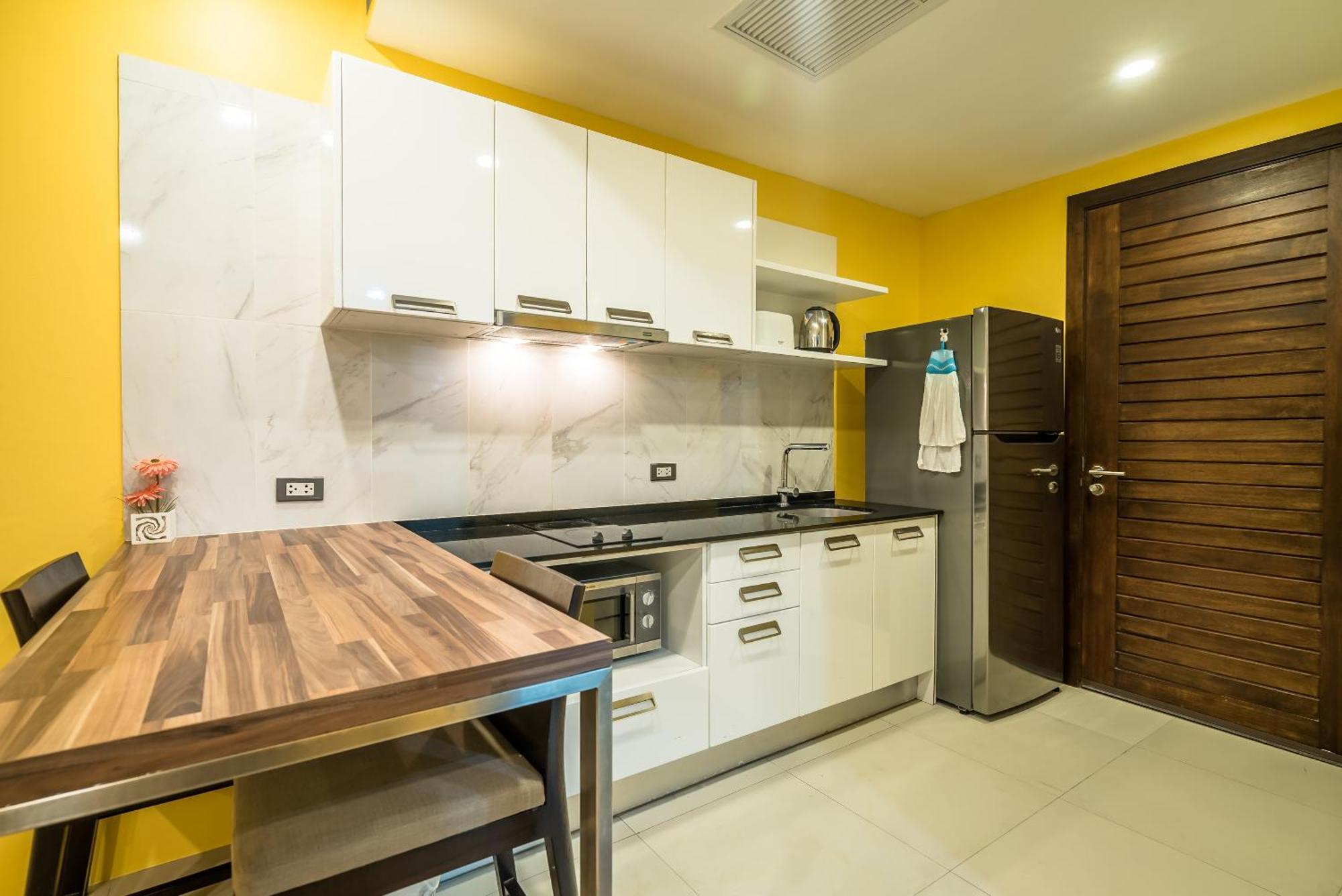 Private Apartment At Emerald Terrace Patong Esterno foto